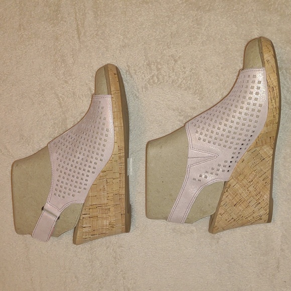 ๐ฃROCKPORT Briah Perf Sling in Metallic๐ footwear - Picture 11 of 14